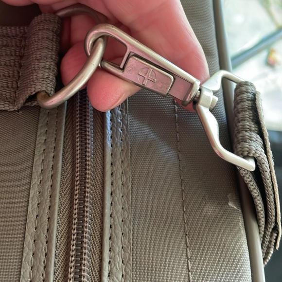 Sherpa Pet group llc  carrying case with lamb mat support and cat or dog box - Picture 6 of 15